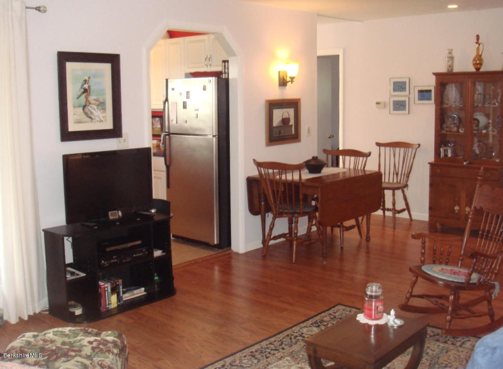 189 Stratton Road, Unit G5 Williamstown, MA 01267 - Photo 5 of 16 Living, eating area