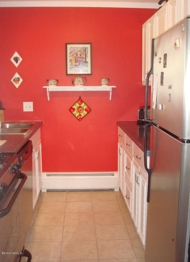 189 Stratton Road, Unit G5 Williamstown, MA 01267 - Photo 7 of 16 Kitchen