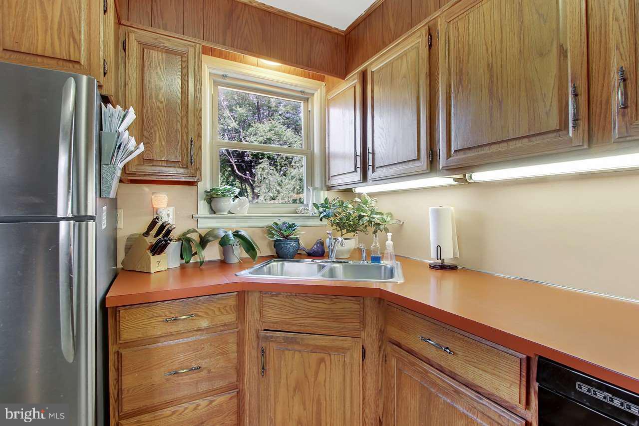 300 Edgewood Road York, PA 17402 - Photo 10 of 25 Gallery Image 10