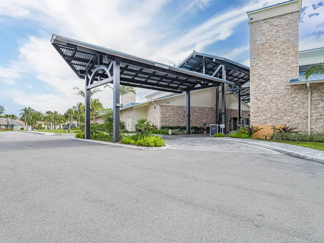 $825,000 | 13708 Whispering Lakes Lane, Palm Beach Gardens, FL 33418