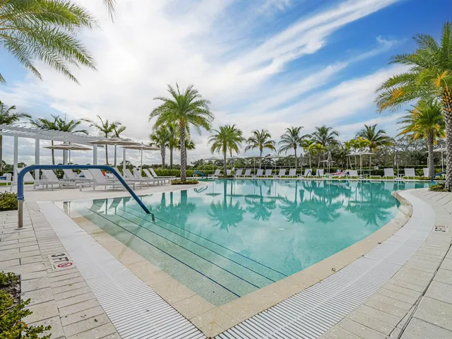 $825,000 | 13708 Whispering Lakes Lane, Palm Beach Gardens, FL 33418