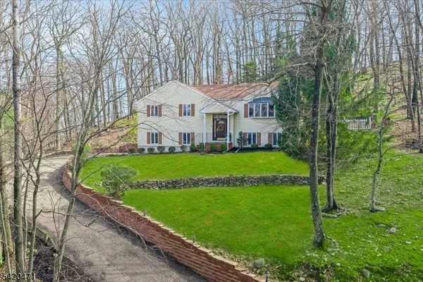 $830,000 | 24 Lord William Penn Drive, Morristown, NJ 07960