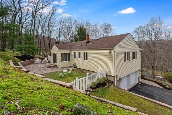 $830,000 | 24 Lord William Penn Drive, Morristown, NJ 07960