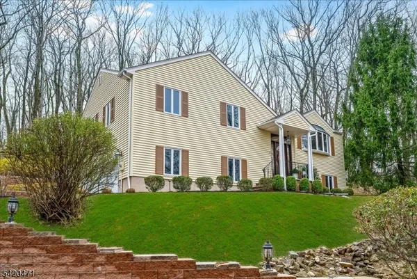 $830,000 | 24 Lord William Penn Drive, Morristown, NJ 07960