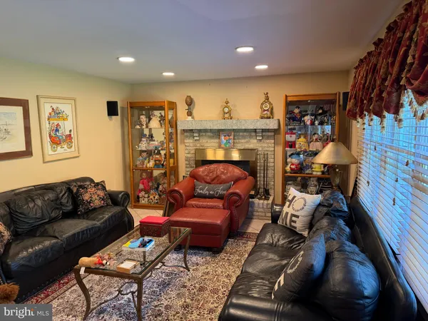 $695,000 | 1038 Fawn Drive, Southampton, PA 18966