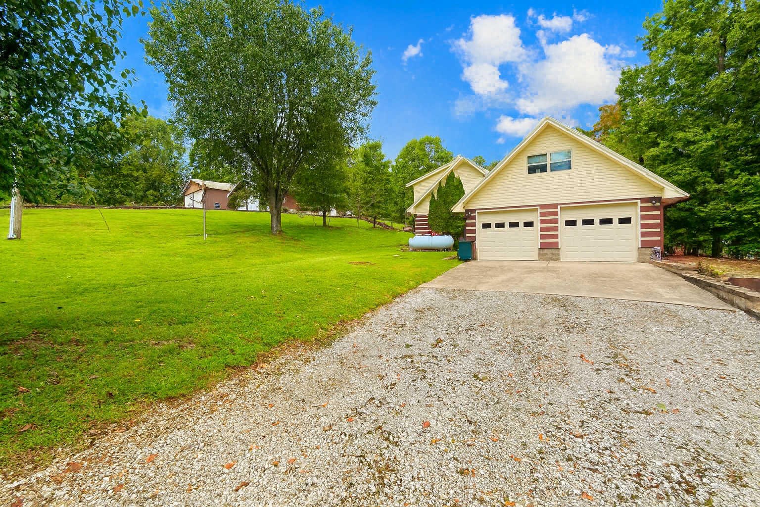 2340 Red Cloud Road Ten Mile, TN 37880 - Photo 6 of 76 Gallery Image 6
