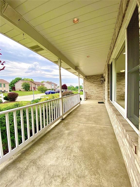 1079 Finchley Road Irwin, PA 15642 - Photo 4 of 25 Gallery Image 4