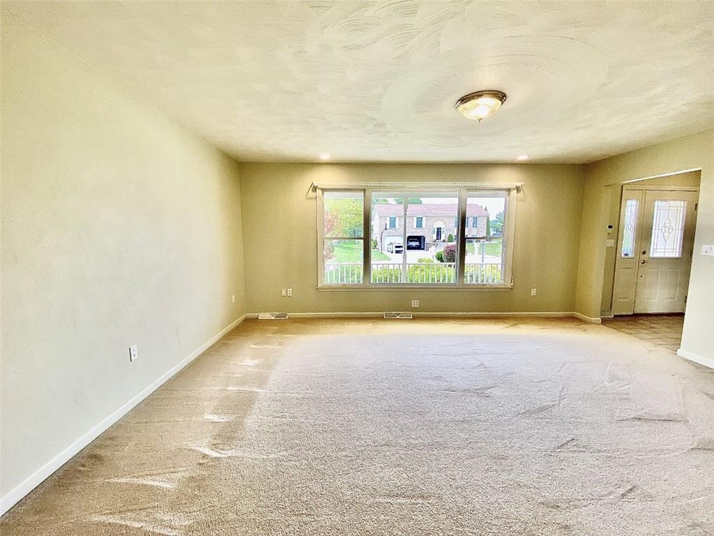 1079 Finchley Road Irwin, PA 15642 - Photo 8 of 25 Gallery Image 8