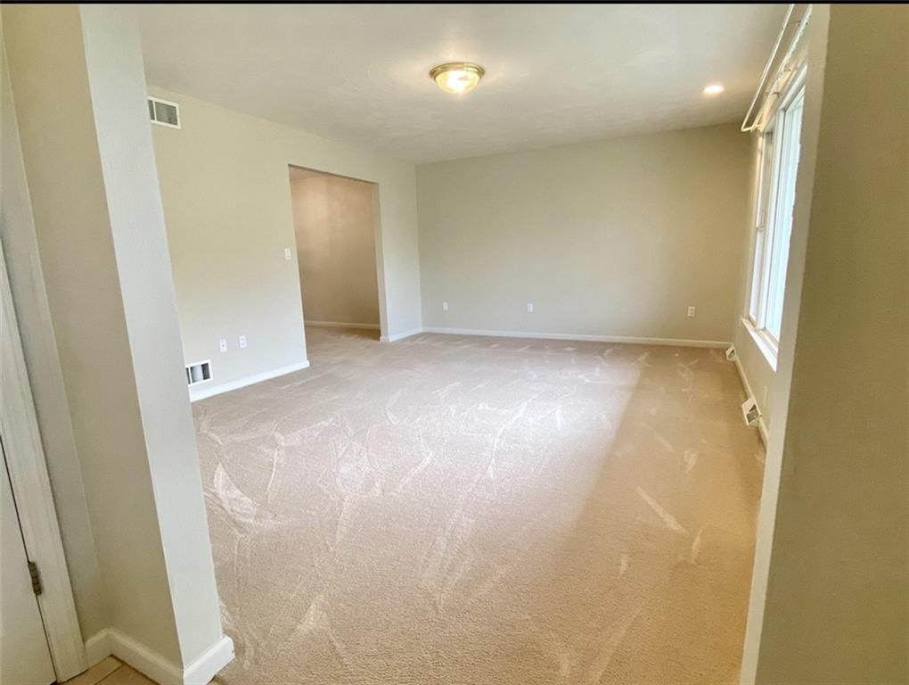 1079 Finchley Road Irwin, PA 15642 - Photo 9 of 25 Gallery Image 9