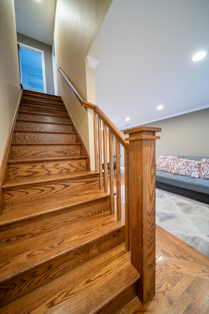 1504 Chippewa Trail Wheeling, IL 60090 - Photo 12 of 28 a view of entryway