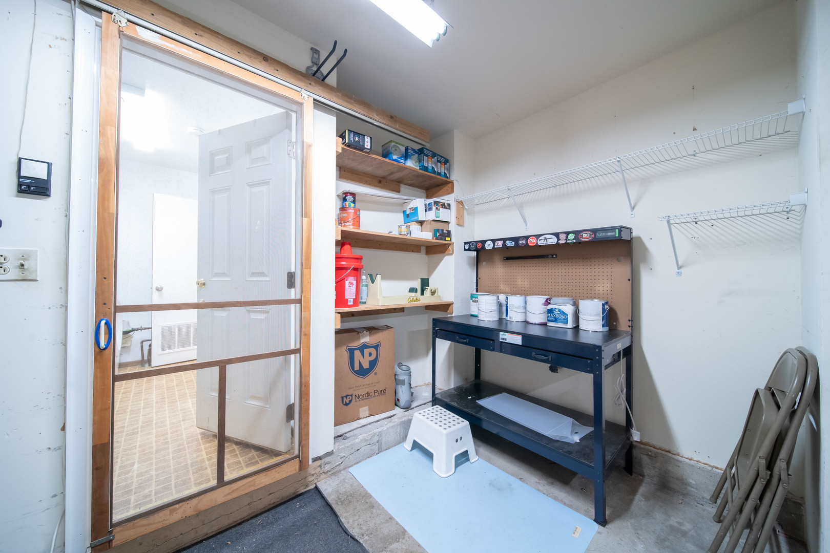 1504 Chippewa Trail Wheeling, IL 60090 - Photo 25 of 28 a bedroom with bunk bed and a window