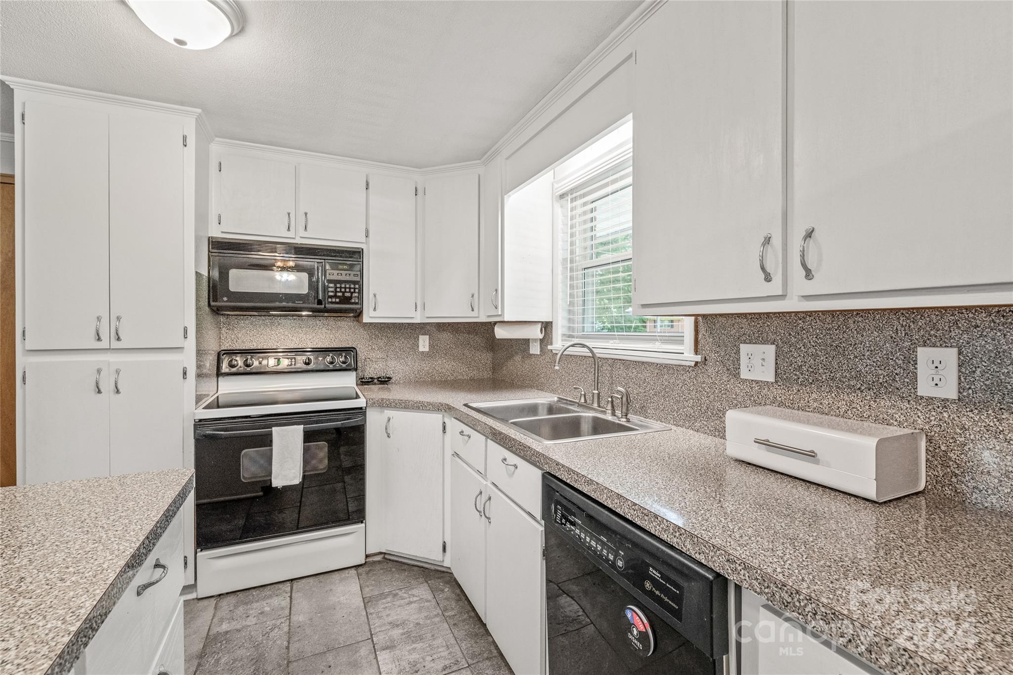 381 Park Road Albemarle, NC 28001 - Photo 8 of 22 Gallery Image 8