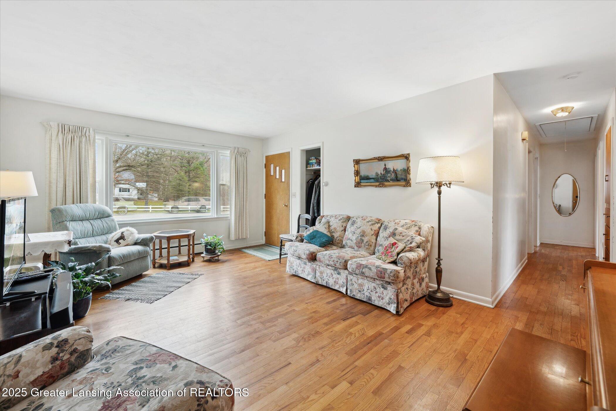 5001 Cornell Road Okemos, MI 48864 - Photo 9 of 42 Living Room