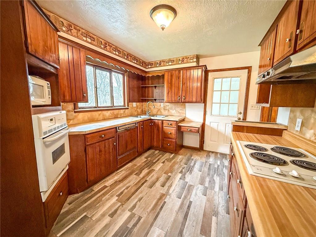 102 Randy Drive Butler, PA 16002 - Photo 11 of 42