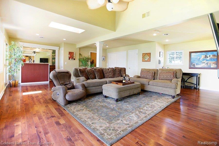 1786 South Hughes Road Brighton, MI 48114 - Photo 9 of 25 1786hughes8.jpg