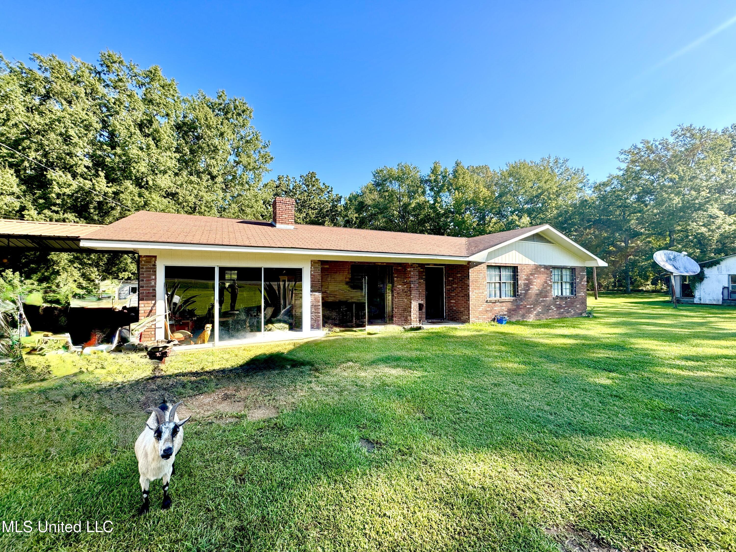 986 Dunn-Ratcliff Road Northwest Brookhaven, MS 39601 - Photo 2 of 21 IMG_5011