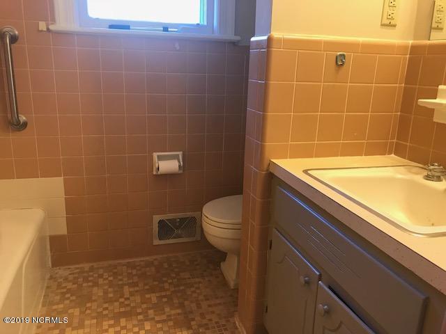 3008 Amherst Road Rocky Mount, NC 27804 - Photo 6 of 9 bathroom2
