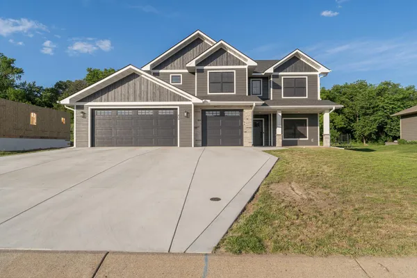 $600,000 | 409 Sunflower Court, Cannon Falls, MN 55009