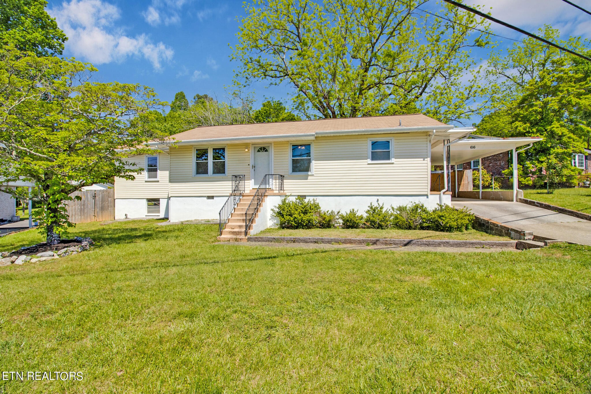 616 Robertsville Road Oak Ridge, TN 37830 - Photo 1 of 23