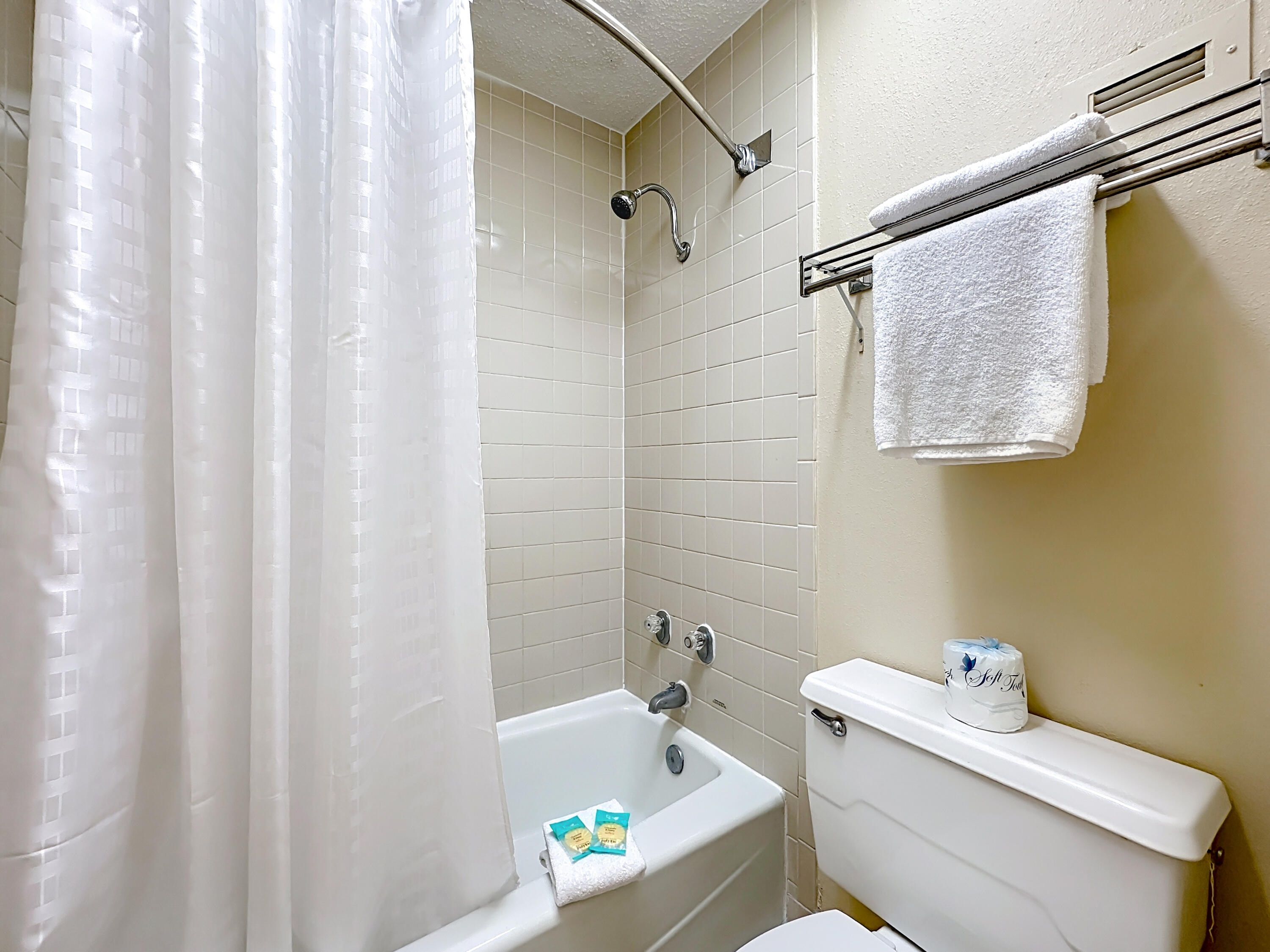 910 Suemac Road Jacksonville, FL 32254 - Photo 19 of 32 a bathroom with a sink toilet and shower