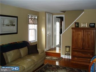 308 Valley View Road Media, PA 19063 - Photo 2 of 8 Living Room