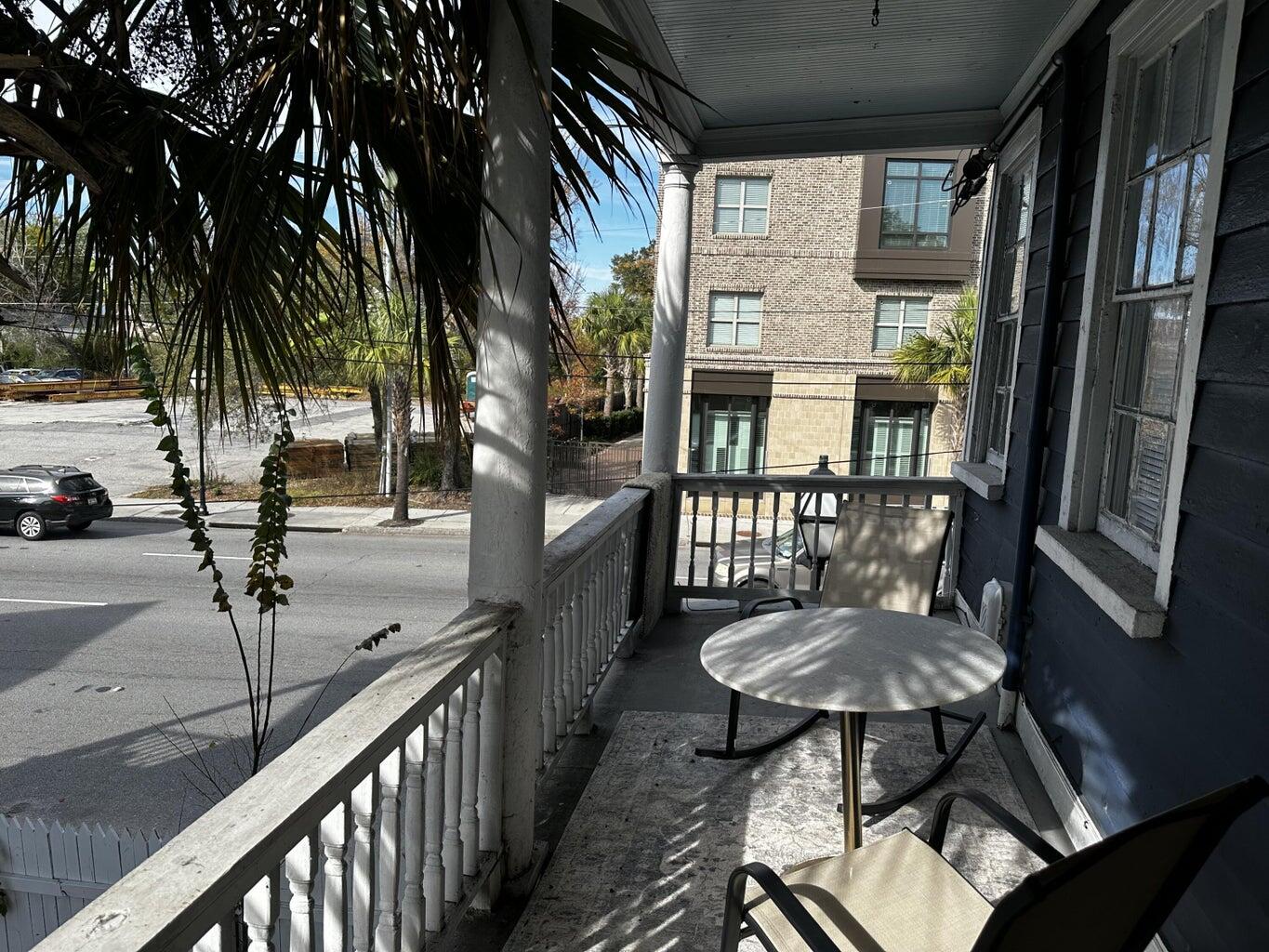 197 Spring Street Charleston, SC 29403 - Photo 13 of 28 20231204210749797824000000-o