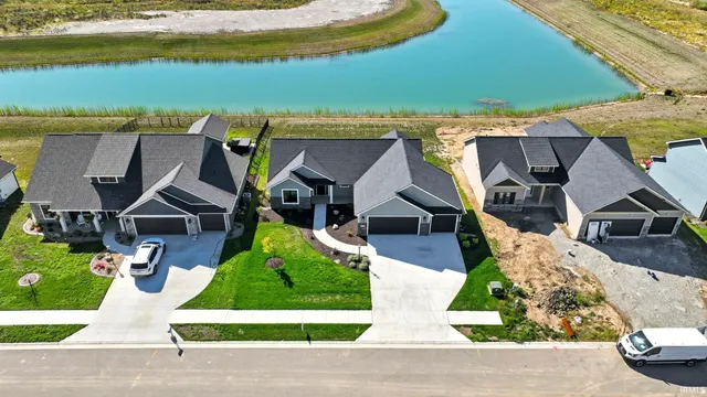 $368,900 | 11099 Carob Thorn Trail, Roanoke, IN 46783