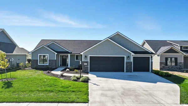 $359,900 | 11099 Carob Thorn Trail, Roanoke, IN 46783