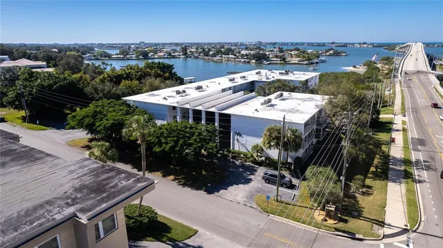 $2,300 | 2950 West Bay Drive, Unit B6, Belleair Bluffs, FL 33770