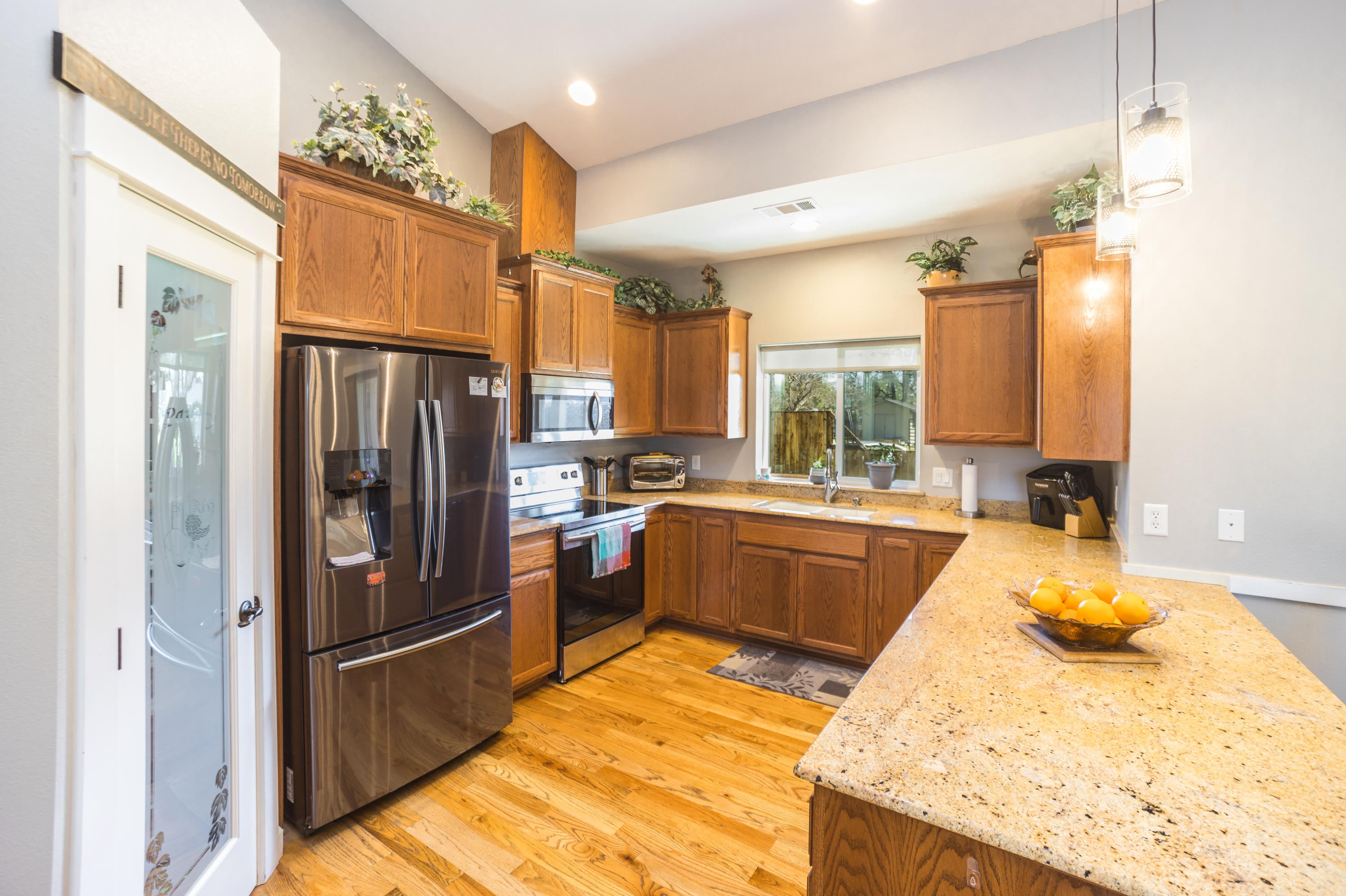 6832 Table Rock Road Central Point, OR 97502 - Photo 5 of 22 079A3521-Edit