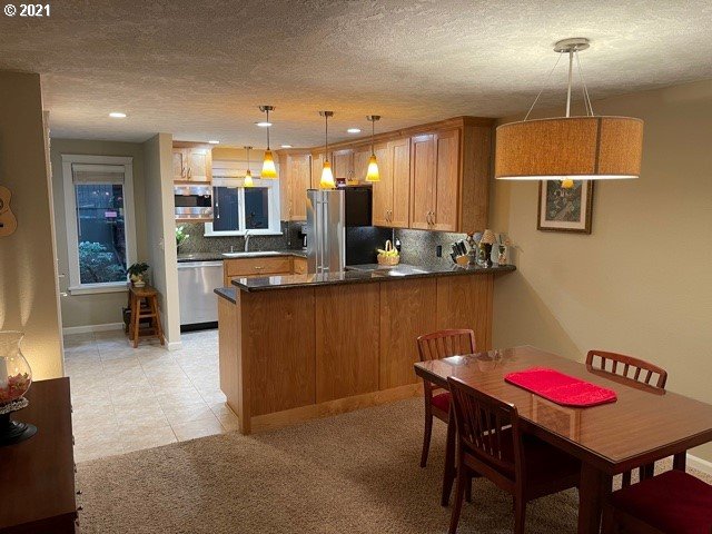 2239 Ridgeway Drive Eugene, OR 97401 - Photo 5 of 10 Gallery Image 5