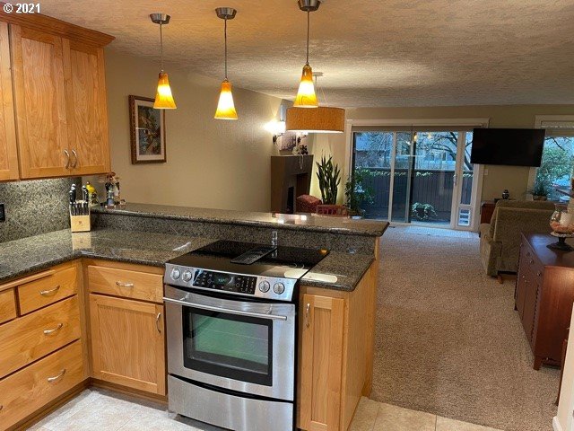 2239 Ridgeway Drive Eugene, OR 97401 - Photo 6 of 10 Gallery Image 6