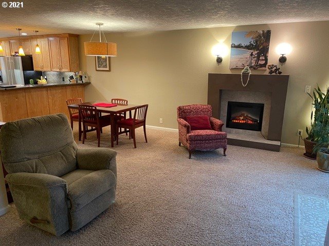 2239 Ridgeway Drive Eugene, OR 97401 - Photo 8 of 10 Gallery Image 8