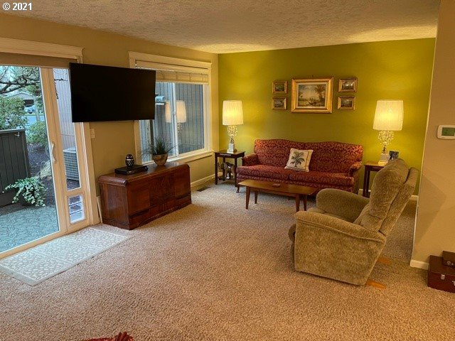 2239 Ridgeway Drive Eugene, OR 97401 - Photo 10 of 10 Gallery Image 10