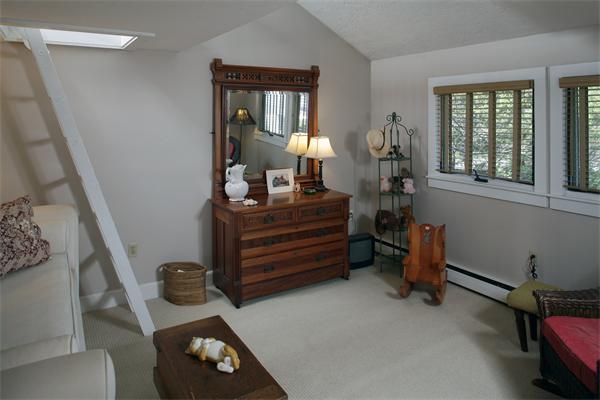 65 Harborview Road Hull, MA 02045 - Photo 12 of 16 Gallery Image 12