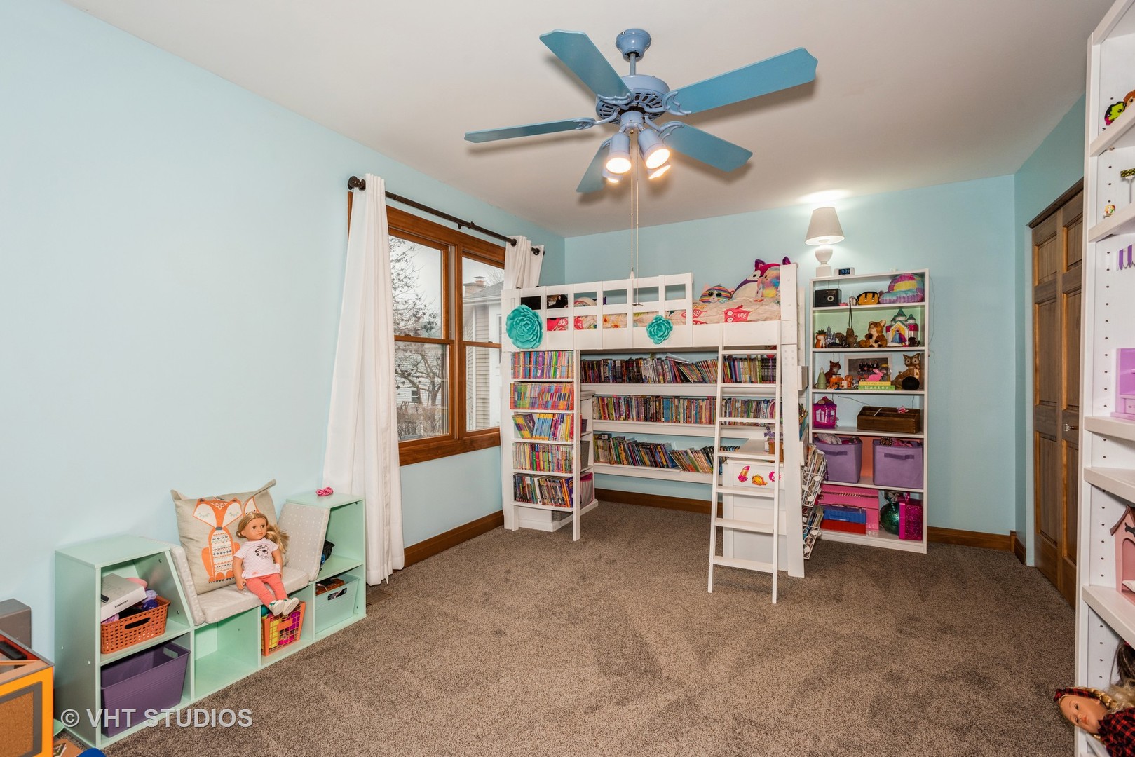 Undisclosed Address Carol Stream, IL 60188 - Photo 11 of 17 a view of a room with toys