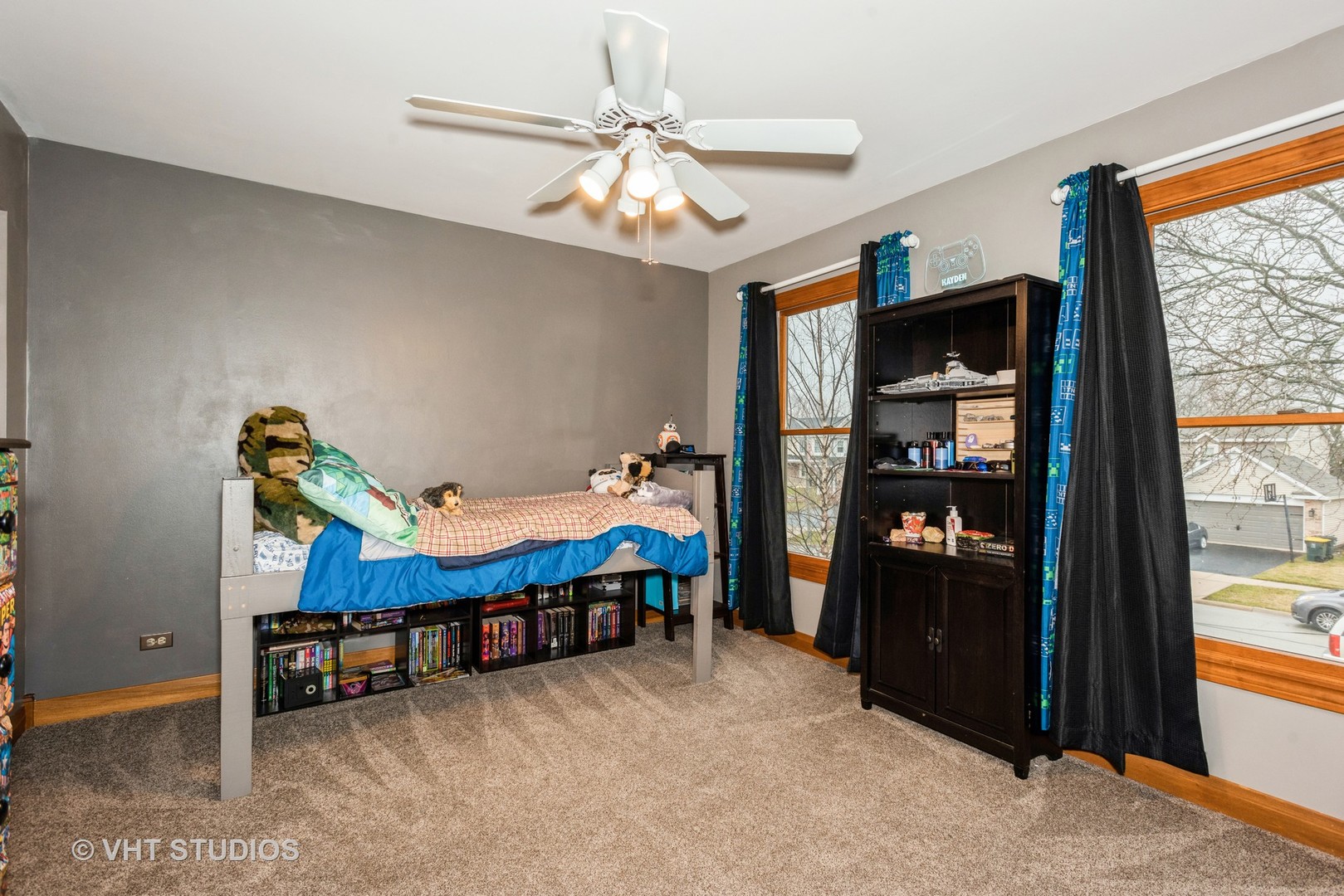 Undisclosed Address Carol Stream, IL 60188 - Photo 12 of 17 a bedroom with furniture and a window