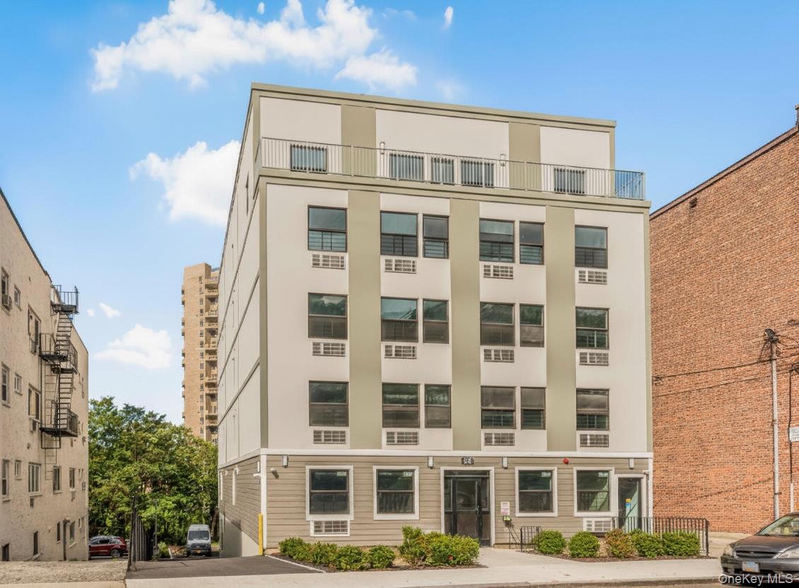 409 Warburton Avenue, Unit 2B Yonkers, NY 10701 - Photo 4 of 4 front view of a building