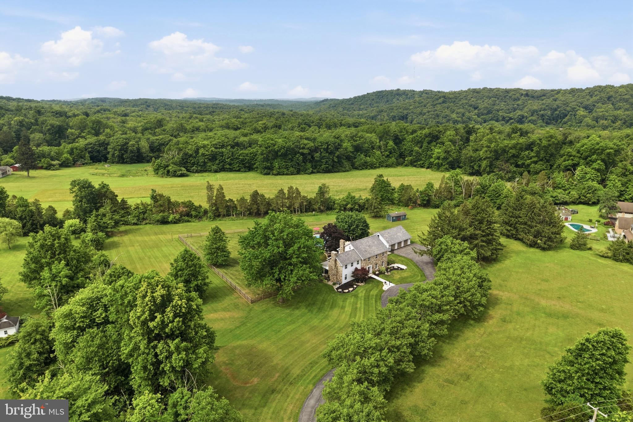 86 Whites Mill Road Green Lane, PA 18054 - Photo 2 of 95