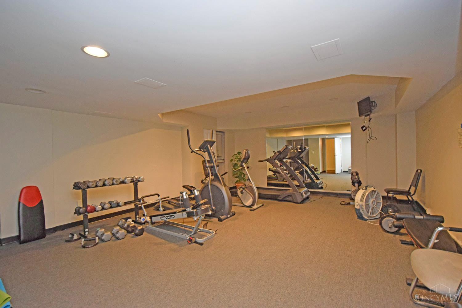 1815 William Howard Taft Road, Unit 607 Cincinnati, OH 45206 - Photo 29 of 31