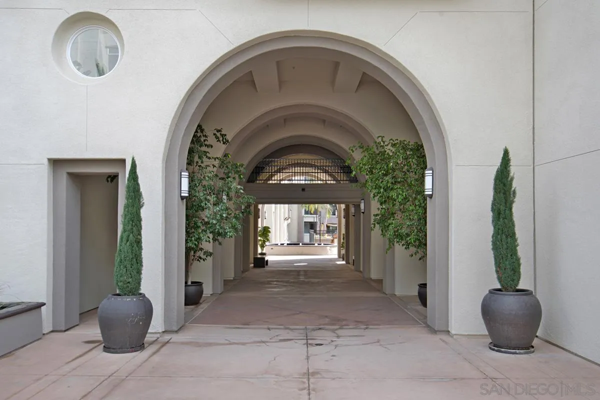 9263 Regents Road, Unit B108 La Jolla, CA 92037 - Photo 46 of 48