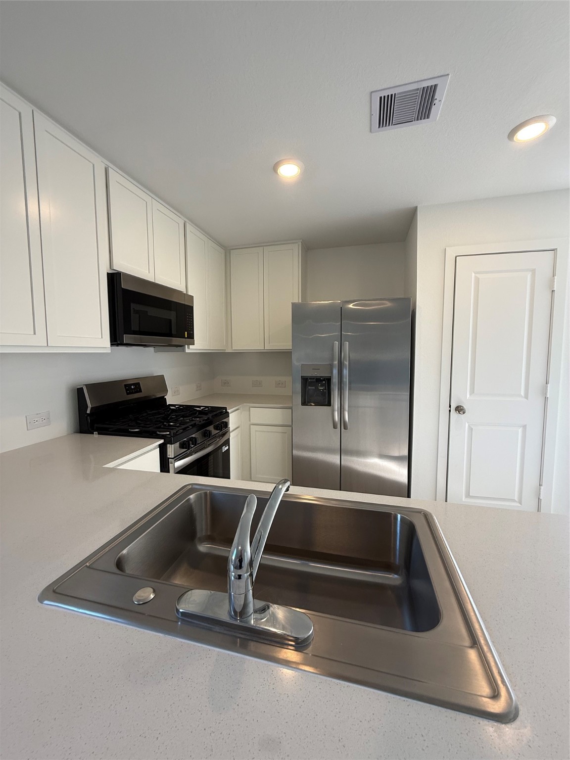 14896 North Ascot Bnd Circle Conroe, TX 77306 - Photo 10 of 30