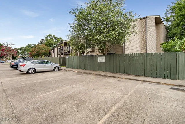 $99,900 | 220 Doucet Road, Unit 207A, Lafayette, LA 70503