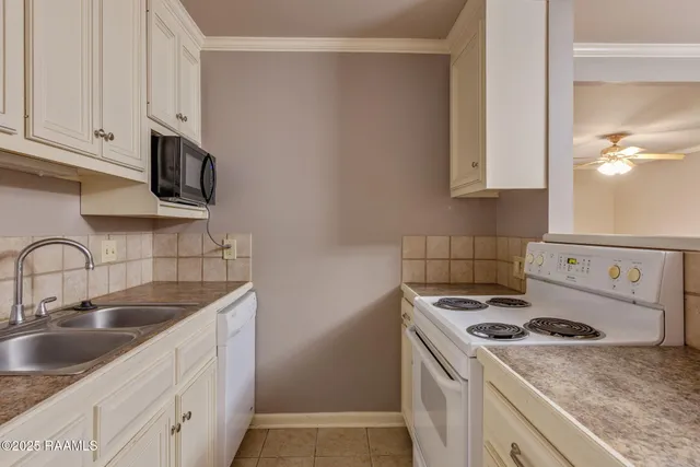 $99,900 | 220 Doucet Road, Unit 207A, Lafayette, LA 70503