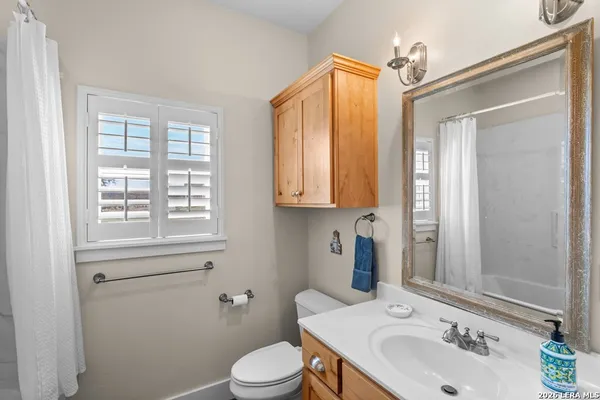 $809,000 | 221 Cypress Estates Parkway West, Ingram, TX 78025