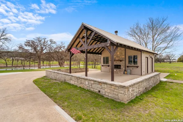 $809,000 | 221 Cypress Estates Parkway West, Ingram, TX 78025
