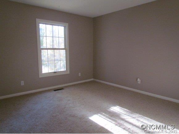 728 Skyuka Road Columbus, NC 28722 - Photo 7 of 13 Gallery Image 7
