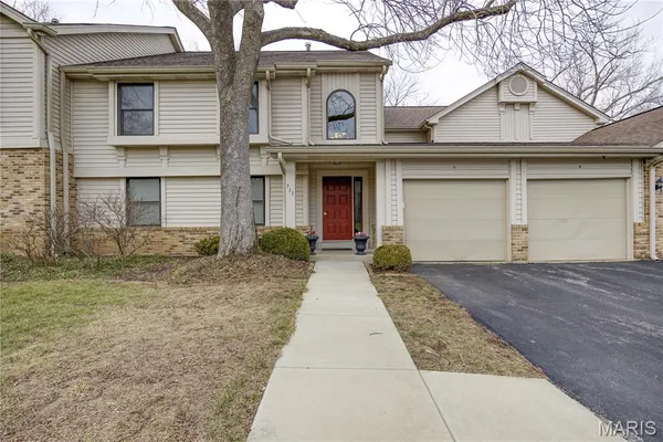 $214,900 | 711 Lofty Point Drive, Unit C, Ballwin, MO 63021