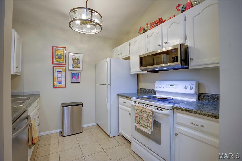 711 Lofty Point Drive, Unit C Ballwin, MO 63021 - Photo 7 of 30