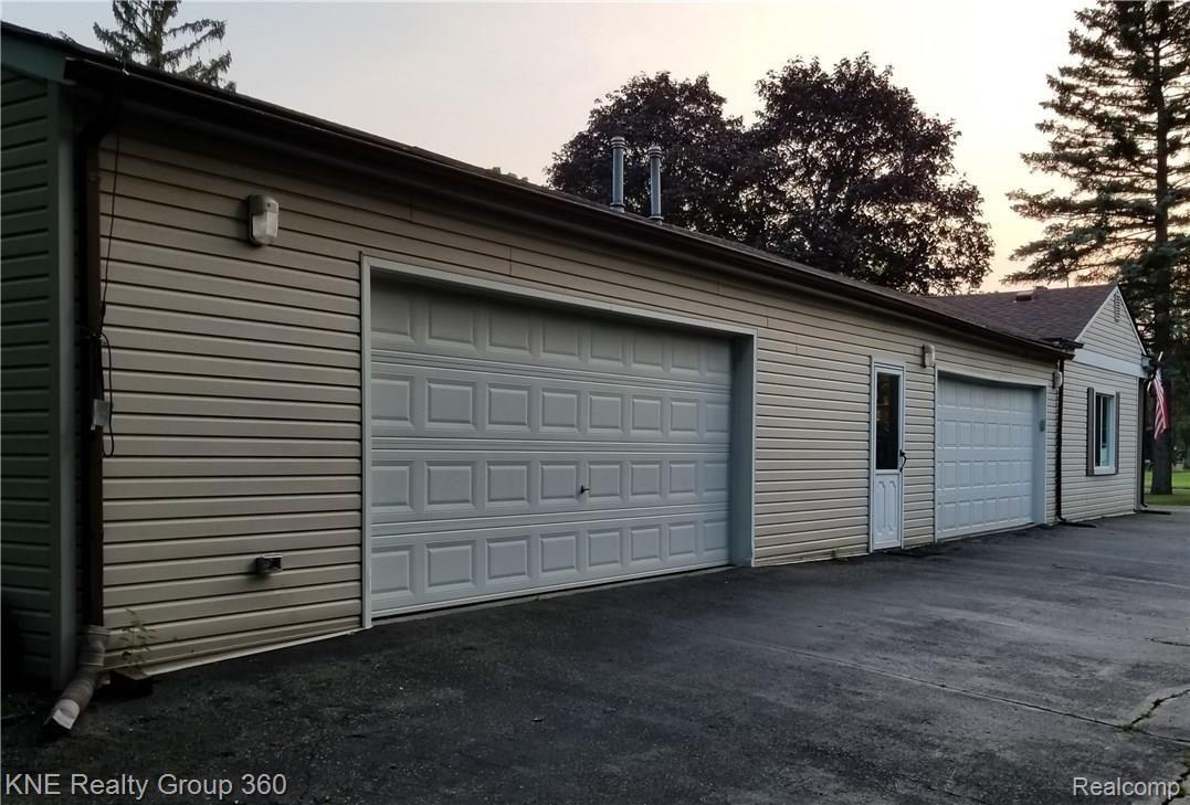 18488 Inkster Road Redford, MI 48240 - Photo 2 of 36 Gargage3 copy.jpg